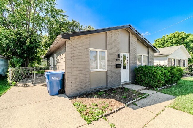Building Photo - 23257 Stewart Ave