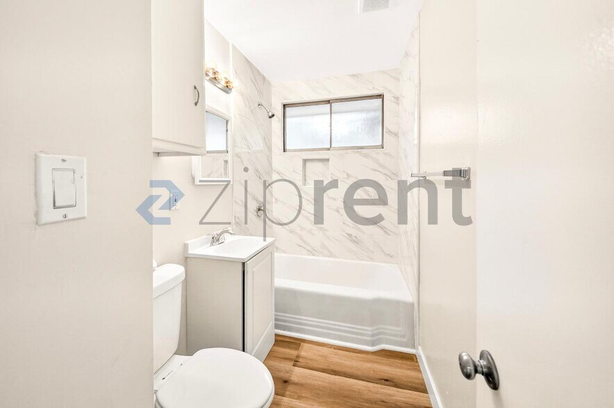 Building Photo - 2301 W Beverly Blvd