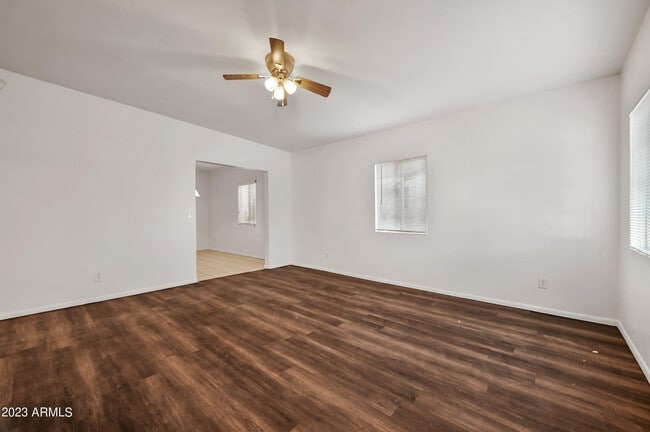 Building Photo - 5327 E Taylor St