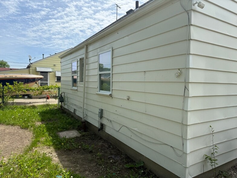 Building Photo - 14518 Saint James Ave