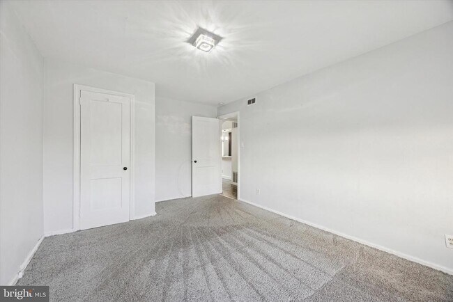 Building Photo - 4004 Lasher Rd