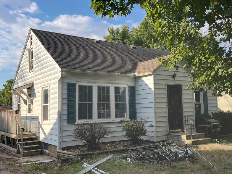 Primary Photo - 703 North St