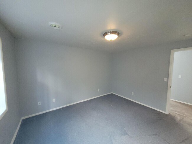 Building Photo - Home Near Downtown Boise!