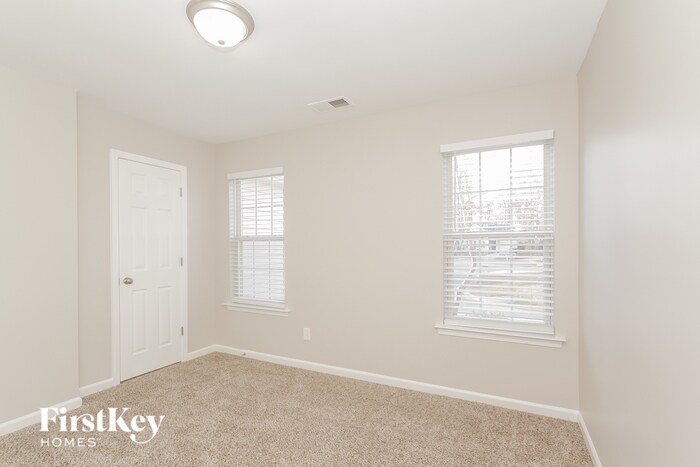 Building Photo - 2800 Black Walnut Ln