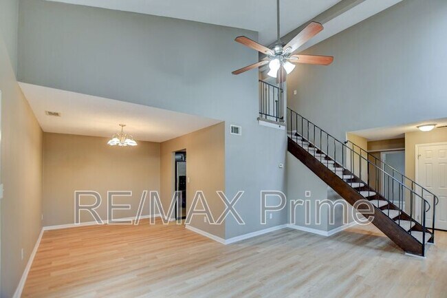 Building Photo - 700 Alder Cir