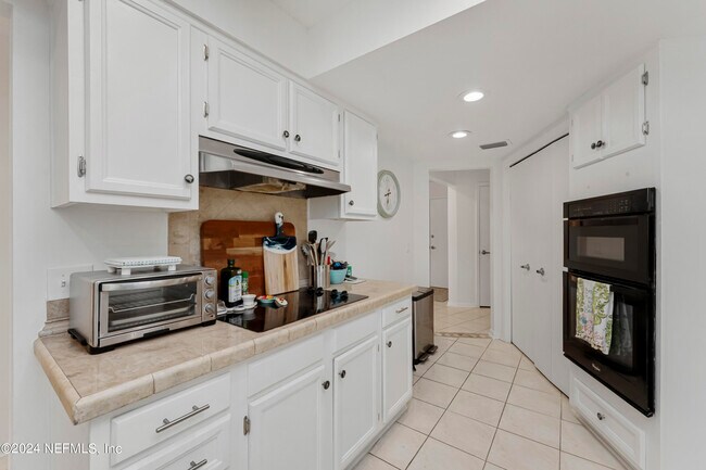 Building Photo - 543 Rutile Dr