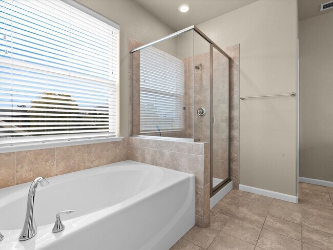 Building Photo - 760 Sarcinella Ct