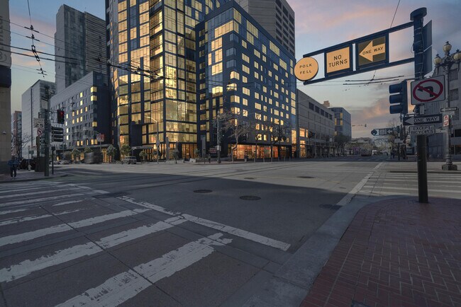 Building Photo - 18 10th St