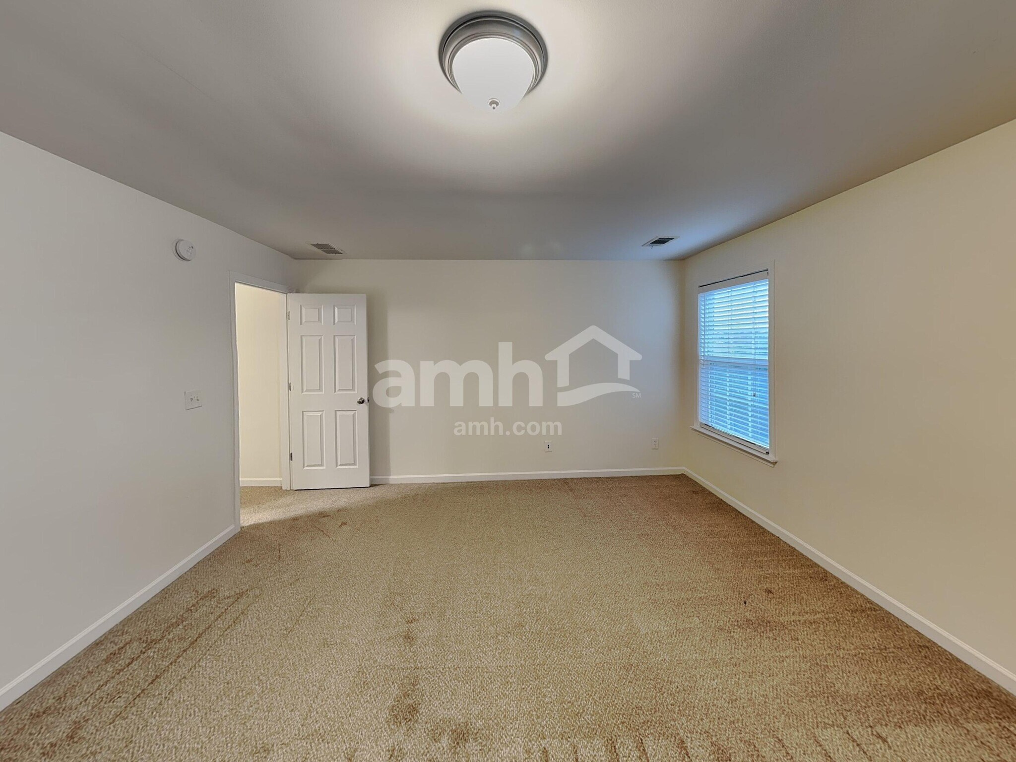 Building Photo - 1823 Madrid Falls Dr