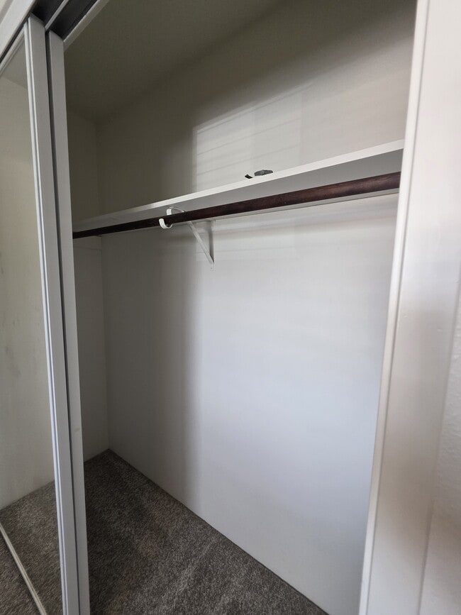 Building Photo - 350 Aoloa St