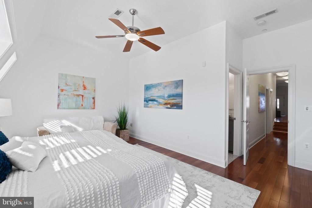 Building Photo - 1429 Clifton St NW