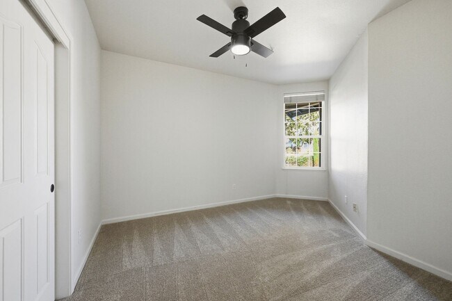 Building Photo - 1439 Gordon Dr