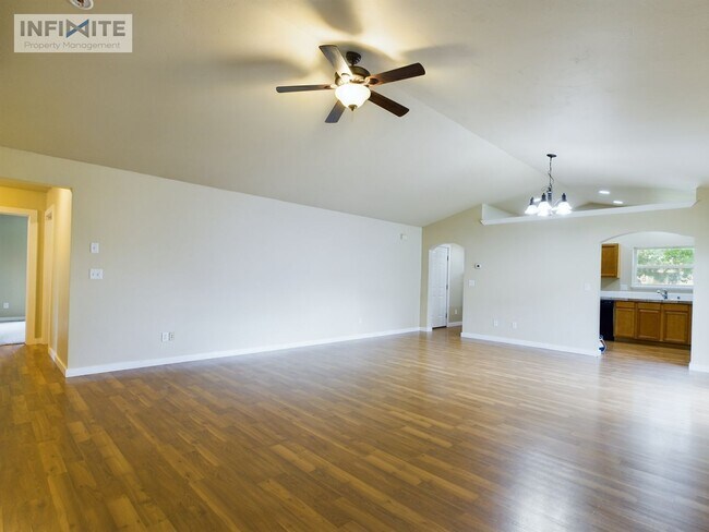 Building Photo - 3 Bedroom Home in Las Campanas Subdivision