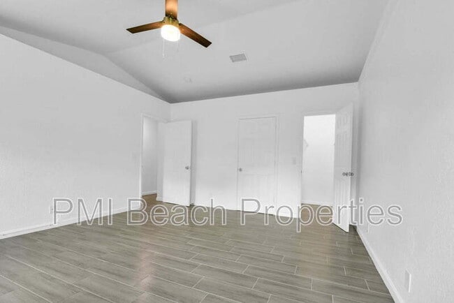 Building Photo - 13729 Yarmouth Dr