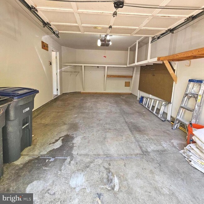 Building Photo - 21674 Frame Square