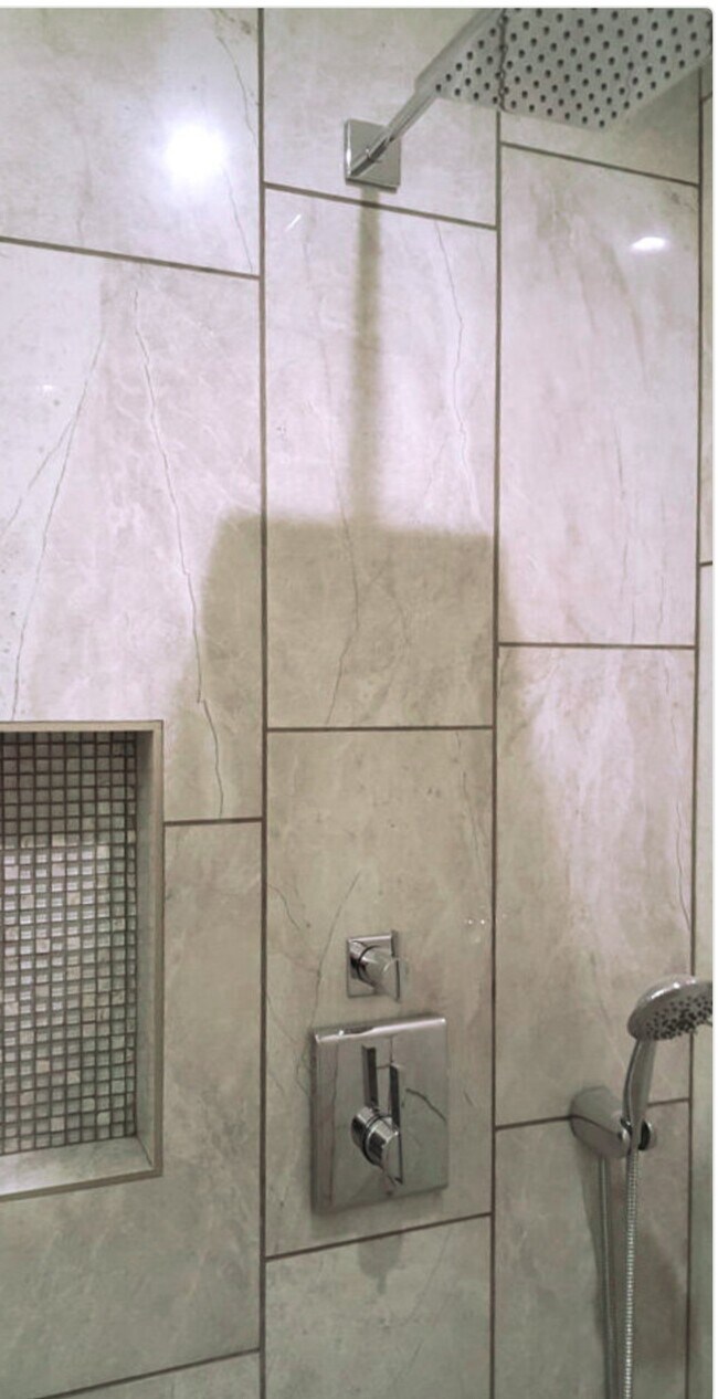 Building Photo - Center Lofts On Main