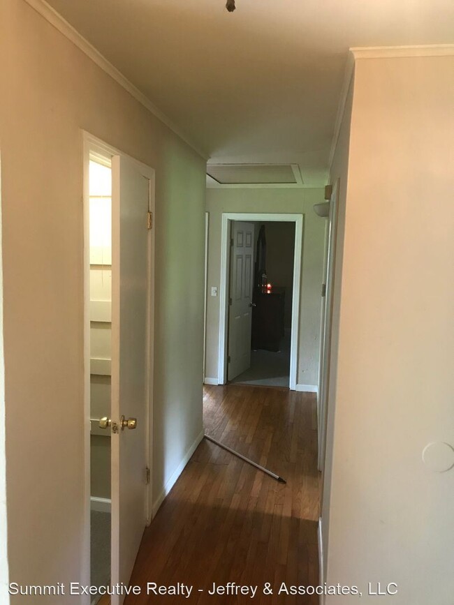 Building Photo - 3 br, 1.5 bath House - 970 Poleman Rd