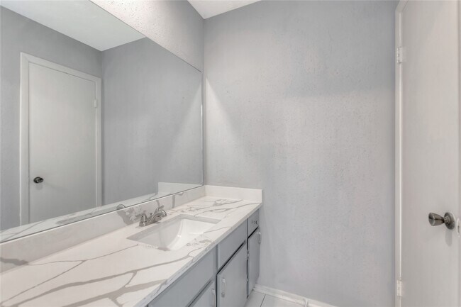 Building Photo - 619 Leicester Ln