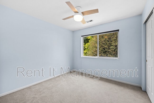 Building Photo - 5820 S 157th St
