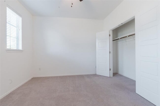 Building Photo - 1333 Terrace View Dr