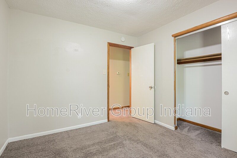 Building Photo - 712 Daffon Dr