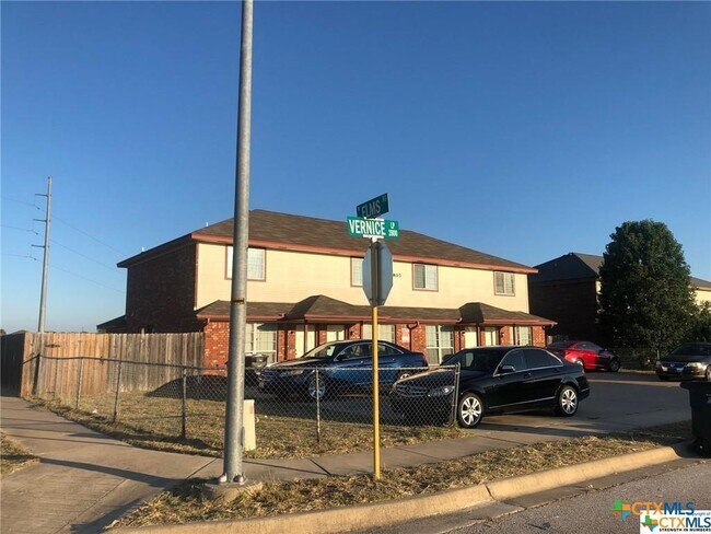 Building Photo - 2712 Vernice Loop