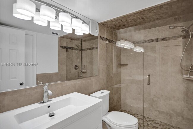 Building Photo - 1160 Hillsboro Mile