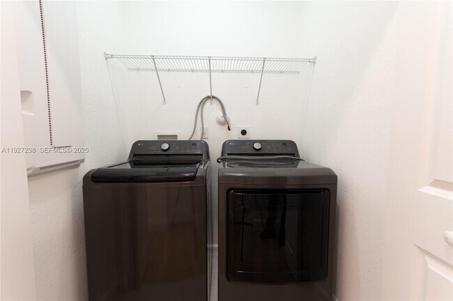 Building Photo - 25185 SW 108th Ave