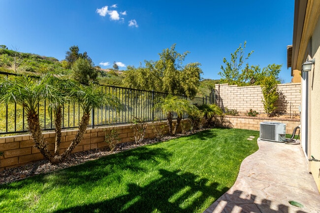 Building Photo - 28629 Farrier Dr