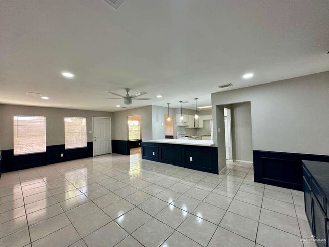 Building Photo - 29 W Dallas Ave