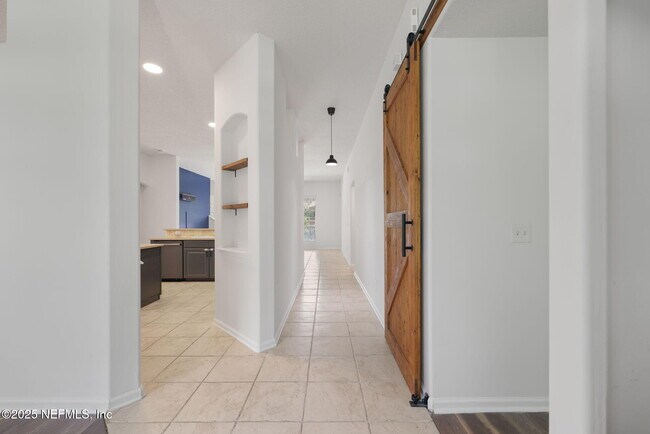 Building Photo - 721 Hazelmoor Ln