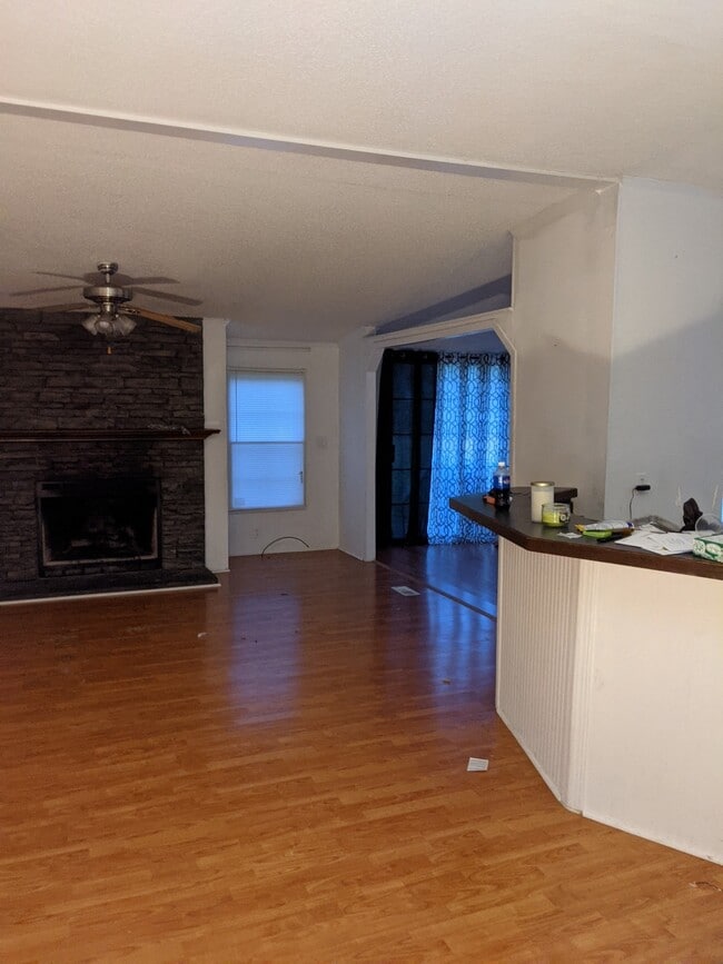Building Photo - 110 Mallie Dr