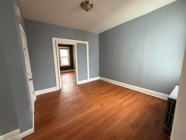 Building Photo - 225 Lembeck Ave