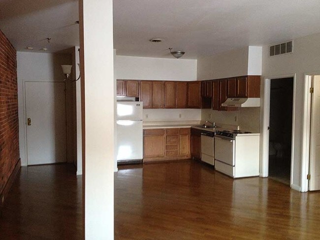 Kitchen - Riverloft Apartments