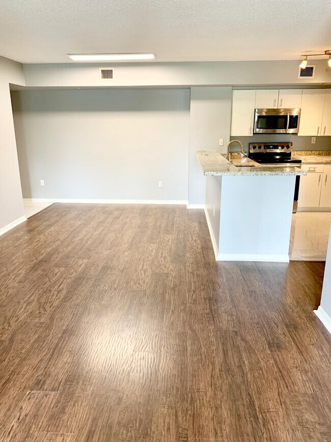 Building Photo - 2600 S University Dr