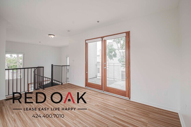 Building Photo - 1011 Pico Blvd