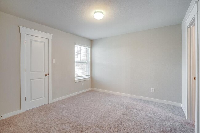 Building Photo - 505 Pearly Eye Dr