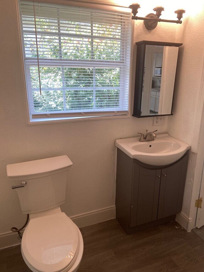 Building Photo - Single Family Home in Branson