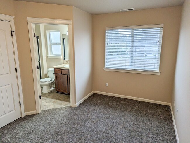 Building Photo - 3607-3617 Colton Ln NE