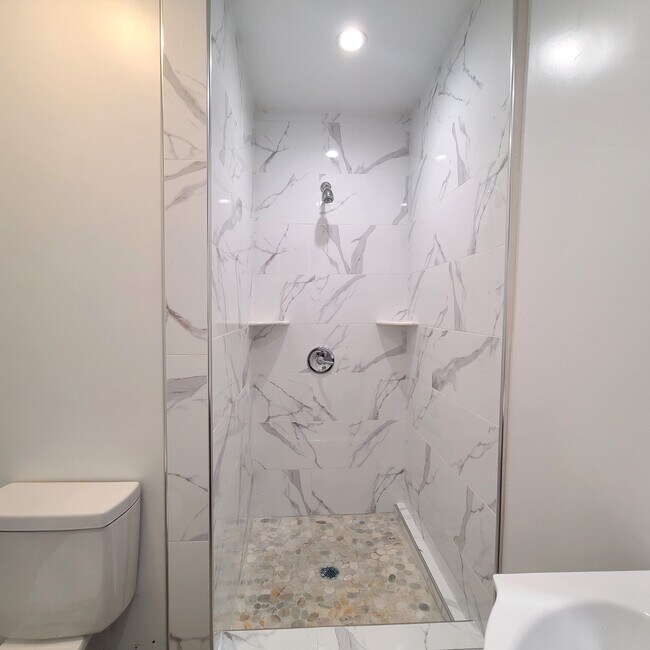 Building Photo - 7708 Etiwanda Ave