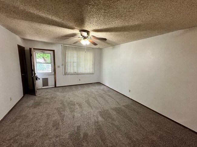 Building Photo - Charming 2 Bed, 1 Bath Near OU Campus