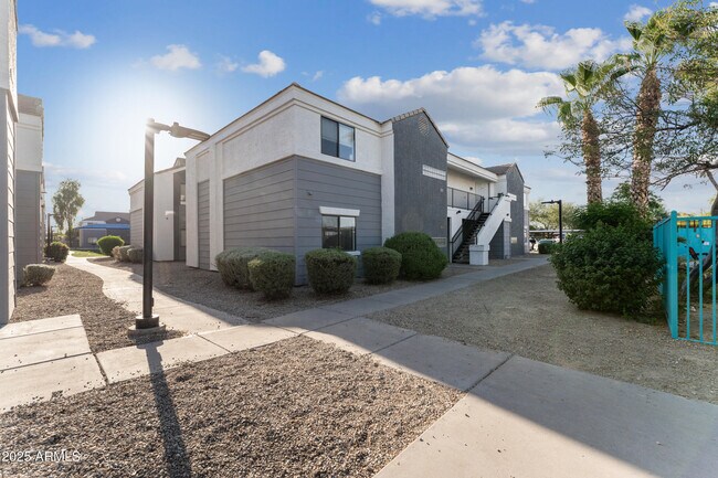 Building Photo - 3065 N 67th Ave