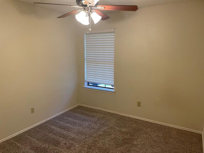 Building Photo - 2205 Prairie Creek Trail