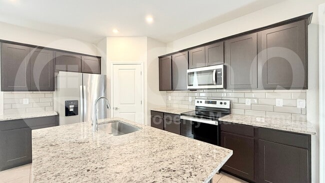 Building Photo - 17421 W Daley Ln