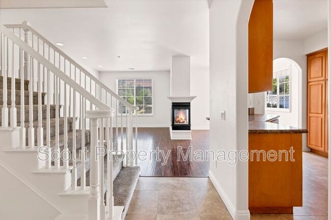 Building Photo - 41829 St Thomas Ct