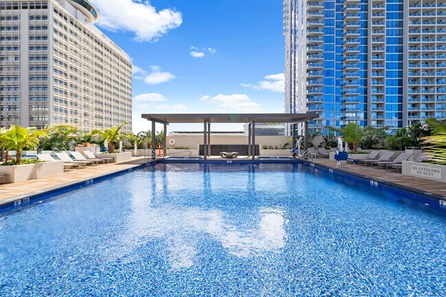 Building Photo - 2422