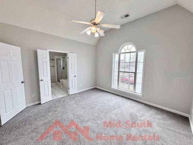 Building Photo - 2150 Berry Bush Ln