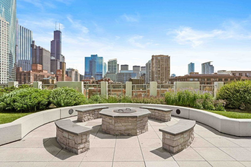 Building Photo - 535 N Clinton St