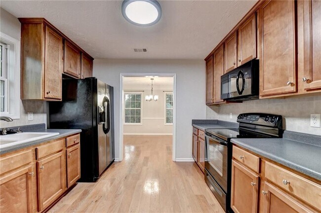 Building Photo - 310 Andrew Ridge Dr