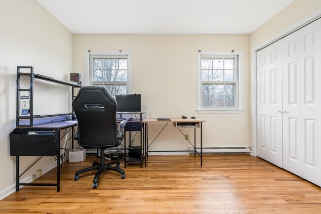 Building Photo - Youngs Drive